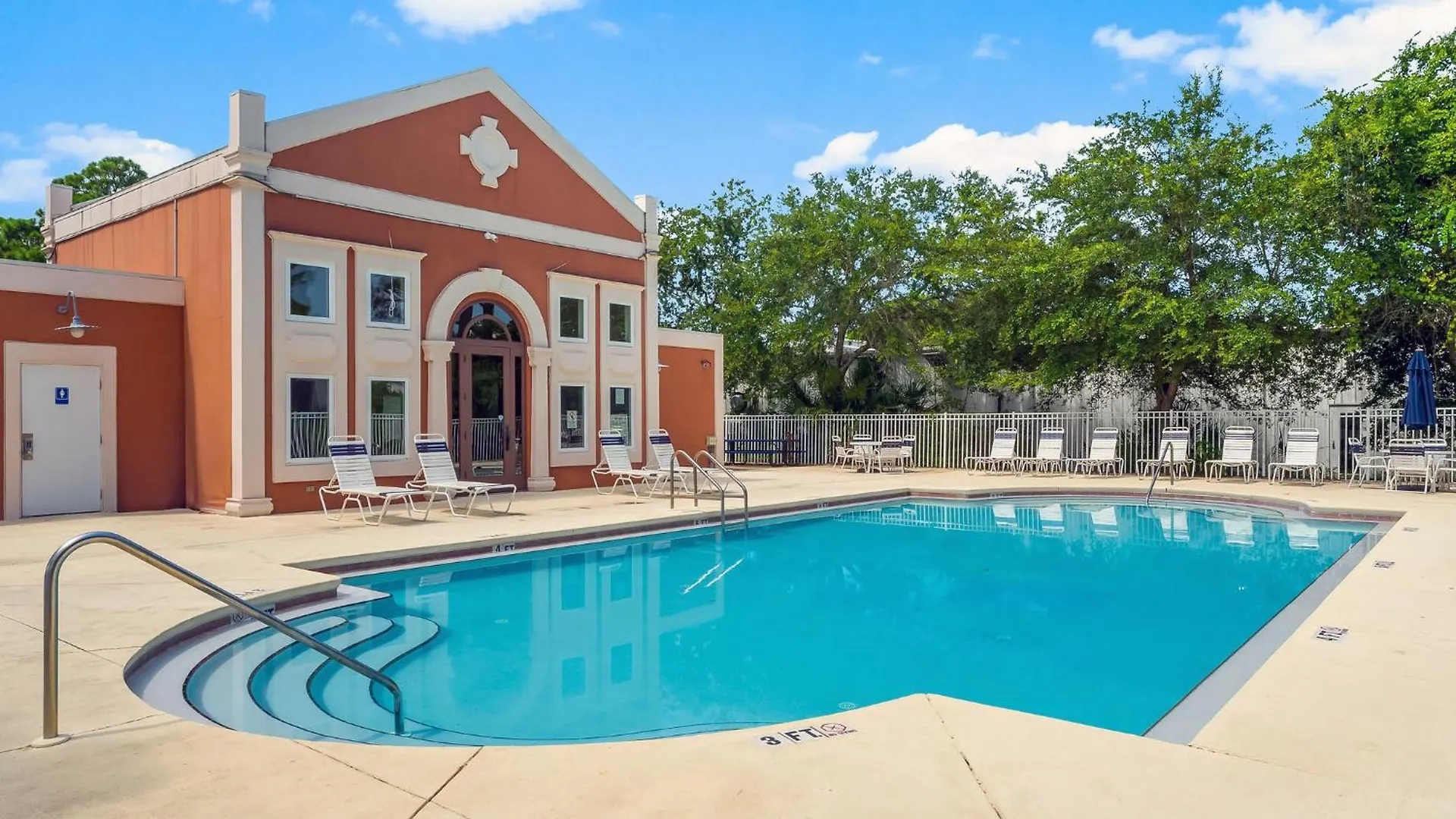 Shore Beats Work With Woodland Setting Destin