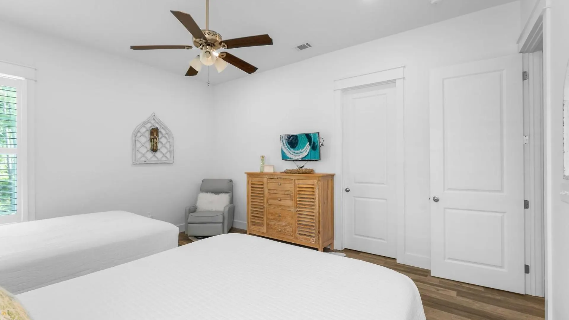 Shore Beats Work With Woodland Setting Destin