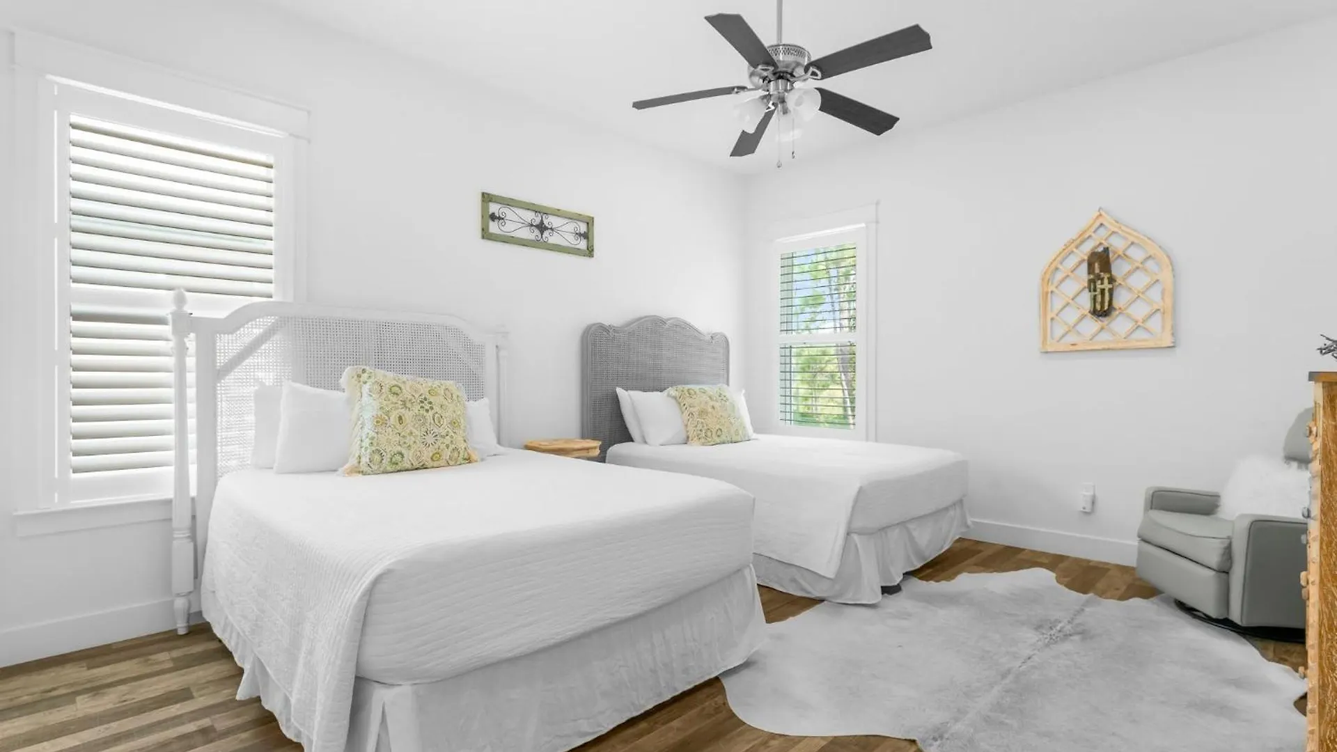 Shore Beats Work With Woodland Setting Destin Holiday home